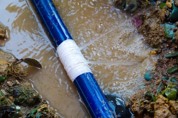 Comment réparer une fuite sur un tuyau de piscine